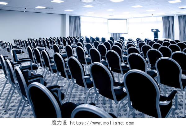 商务现代化的会议大厅广角图片